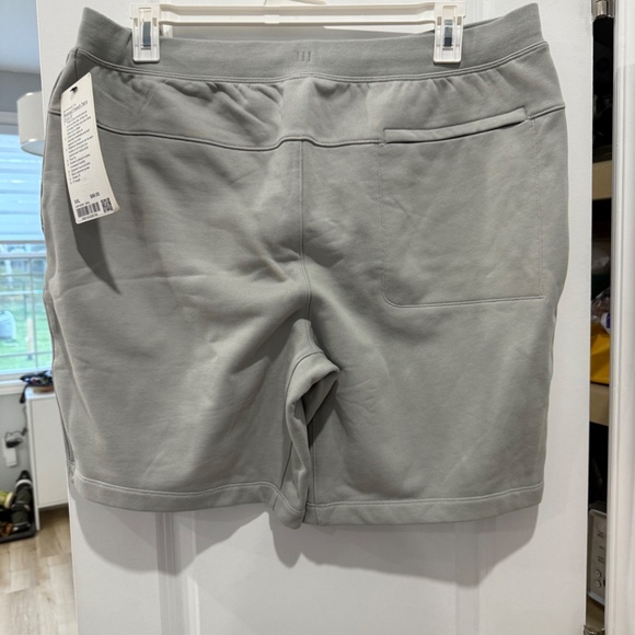 NWT men’s lululemon shirt - Picture 2 of 3